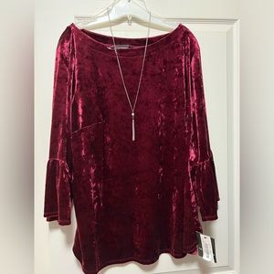 NWT, sz 2X brushed velvet women’s top, included necklace,3/4thbell sleeve